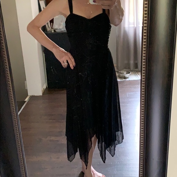 Black cocktail dress asymmetrical hem - Picture 6 of 8